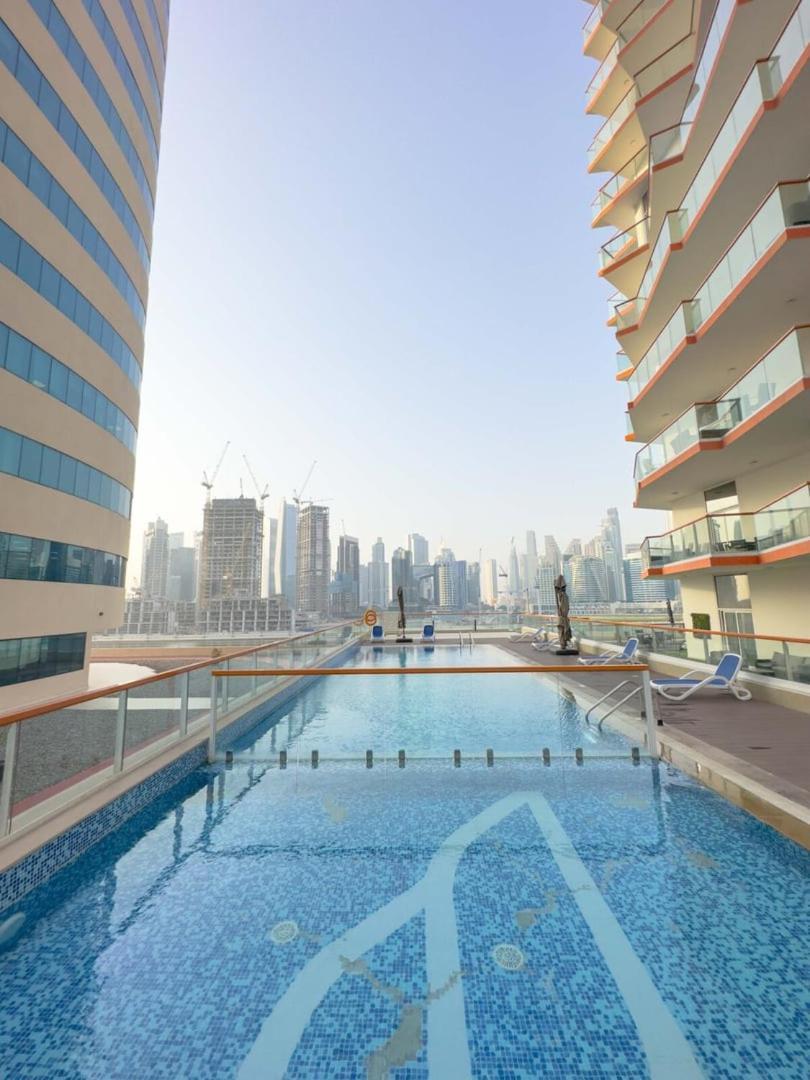 Aws Holiday Homes - Luxurious 2Br In Business Bay Dubaj Exteriér fotografie